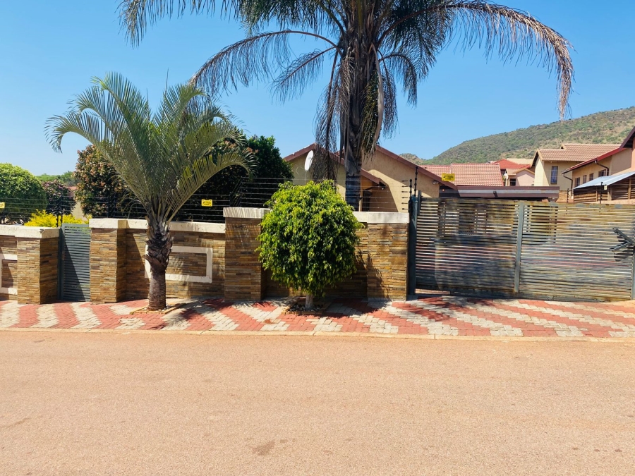 3 Bedroom Property for Sale in Tlhabane West North West